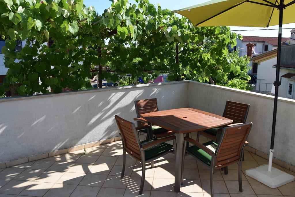 Apartment Marija With Terrace Brseč Extérieur photo